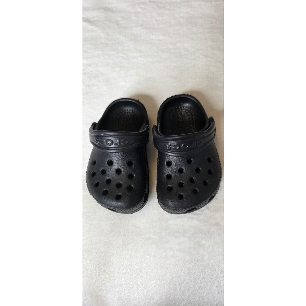 Toddler Crocs Size 4 Black